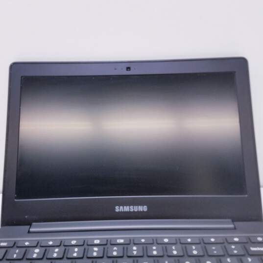 Samsung Chromebook 2 XE503C12 (11.6in) Chrome OS image number 2