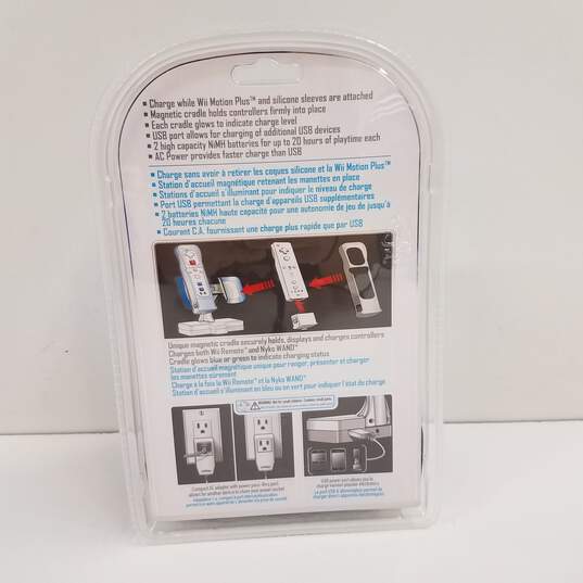 Nyko Induction Charging Stand for Wii Controllers (Sealed) image number 2