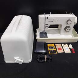 Singer 5102 Electric Sewing Machine with Accessories in Case