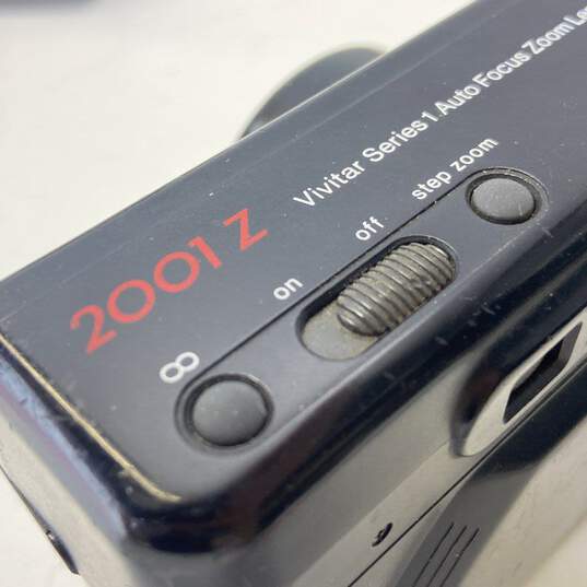 Lot of 2 Vivitar 2001 Z & Focus Free 35mm Point & Shoot Cameras image number 6