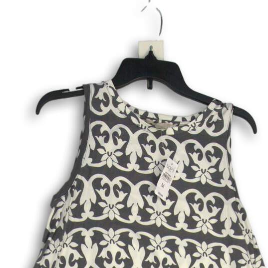 NWT Loft Womens Gray White Printed Sleeveless Round Neck A-Line Dress Size M image number 3