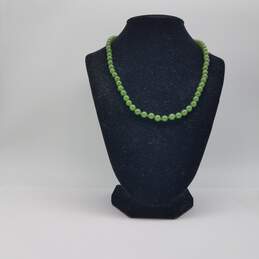 Vintage 14k Gold Clasp on Green Gemstone Beaded 17 3/4 Inch Necklace 22.5g alternative image
