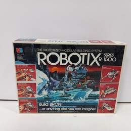 Milton Bradley Robotix Series R-1500 Motorized Modular Building System 4635