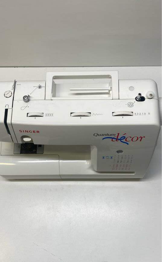 Singer Quantum Decor Sewing Machine 7322-1 image number 4