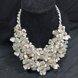 2 pc Elegant White Jewelry Bundle alternative image