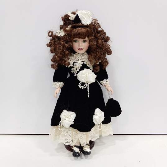 Pair of Beautiful 18" Porcelain Dolls with Stands image number 5