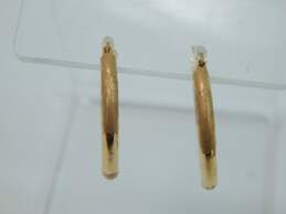 14K Yellow Gold Brushed & Etched Hoop Earrings 1.8g alternative image