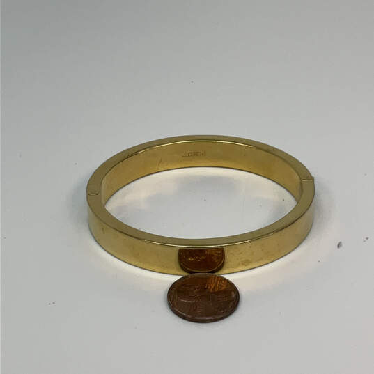 Designer J. Crew Gold-Tone Round Shape Hinged Fashionable Bangle Bracelet image number 2