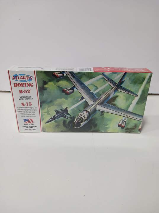 Atlantis B-52with In-Scale North American X-15 Model Kit NIB image number 1