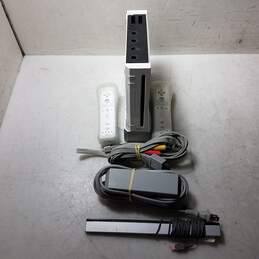 UNTESTED Nintendo Wii Console Bundle with Games, Controllers, Cables #2 alternative image