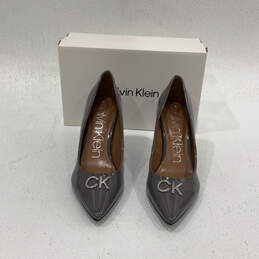 NIB Womens Greta Gray Patent Leather Pointed Toe Slip-On Pump Heels Sz 10 M alternative image