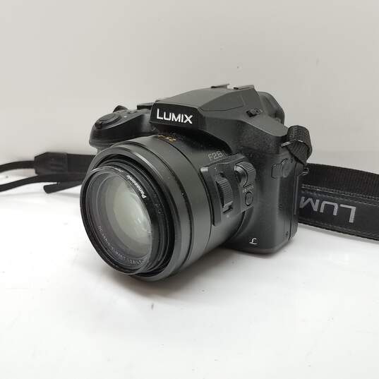 Panasonic LUMIX DMC-FZ300 12.8MP DSLR Camera Black with Leica 25-600mm f2.8 Lens image number 1