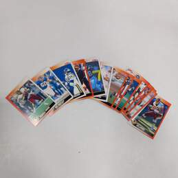 Bundle of Assorted Sports Collectors Cards alternative image