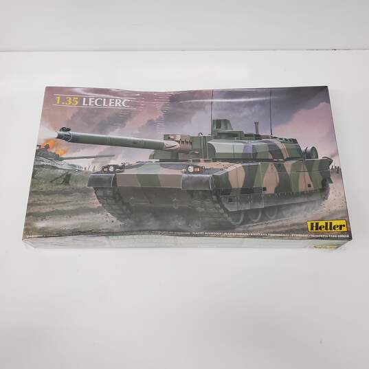SEALED Heller 81135 Leclerc Main Battle Tank 1/35 Scale Model Kit image number 1