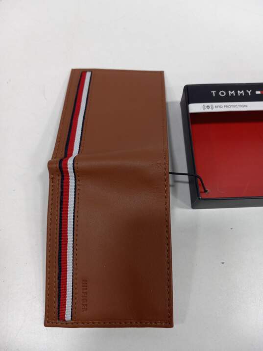 Tommy Hilfiger Wallet IOB image number 3