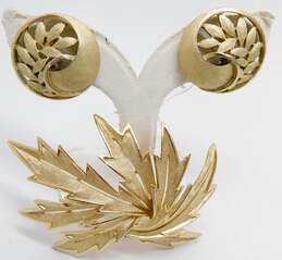 Vintage Crown Trifari Gold Tone Leaf Brooch & Clip On Earrings 37.5g