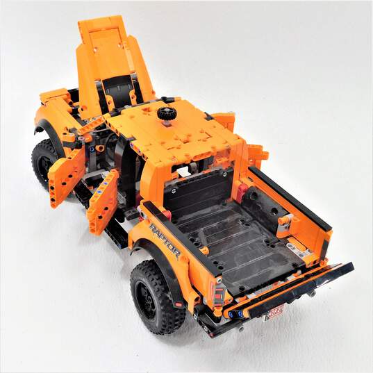 Lego Technic 42126 Ford F-150 Raptor Assembled Building Toy Set image number 2