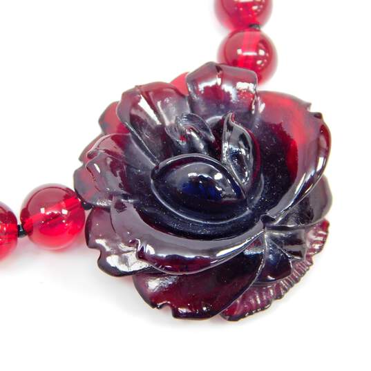 Hotcakes Design Red Lucite Carved Flower Pendant Ball Bead Necklace 64.1g image number 3