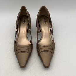 Coach And Four Womens Gold Leather Pointed Toe Kitten Pump Heels Size 10 M