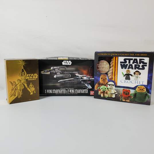 Lot of Star Wars Collectibles image number 1
