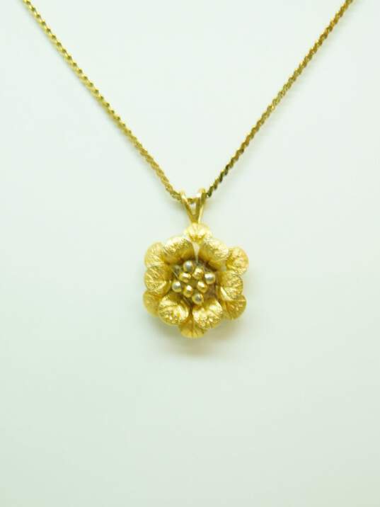 Vintage Crown Trifari Gold Tone Flower Pendant Necklace 3.3g image number 1