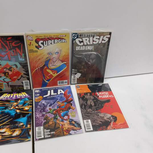 Bundle of 20 Assorted DC Comic Books image number 4