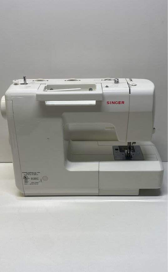 Singer Quantum Decor Sewing Machine 7322-1 image number 5