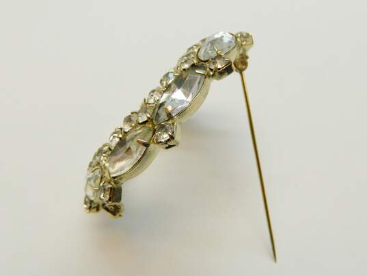 Vintage Silvertone Icy Rhinestones Pendant Necklace Leaf Clip On Earrings Bracelet & Open Circle Brooch 56.4g image number 5