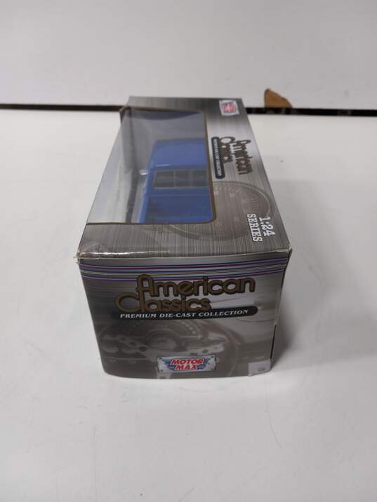 Motor Max American Classics - 1979 Ford F-150 Custom 1:24 Scale Die Cast Model Car in Box image number 2