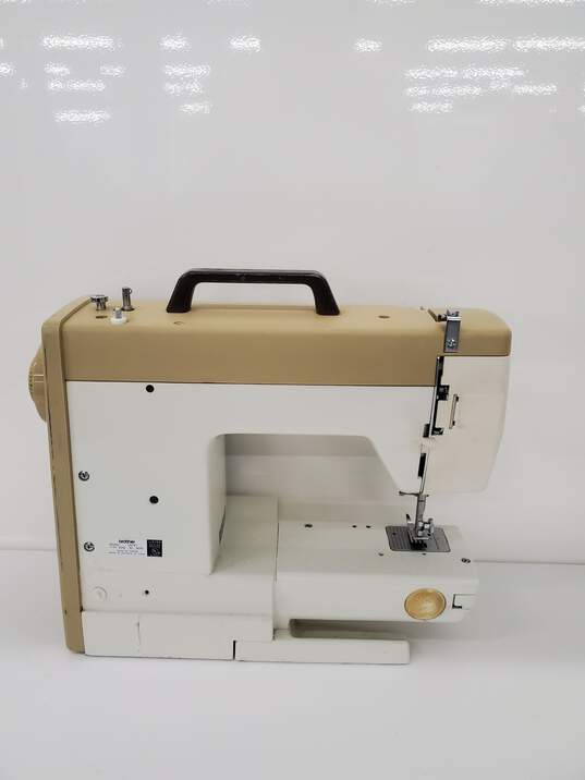 BROTHER VX757 SEWING MACHINE Untested image number 2