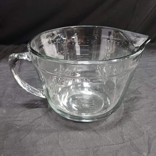 Anchor Hocking 2 Qt. Glass Measuring Cup image number 2