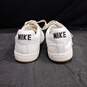 Women's White Nike Shoes Size 8.5 image number 4
