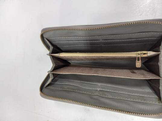 Michael Kors Grey Leather Zip-Up Wallet and Card Holder image number 4