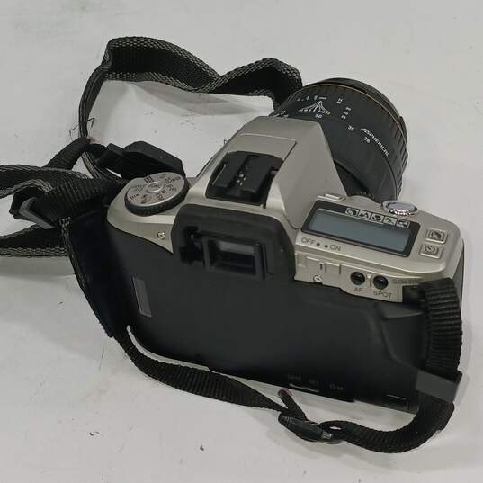 Minolta Maxxum 5 Film Camera w' Accessories and Case image number 6
