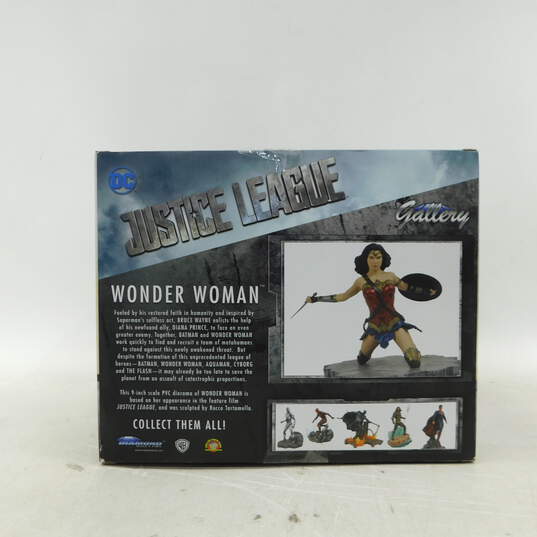 Diamond Select Gallery DC Justice League Wonder Woman Figure IOB image number 3