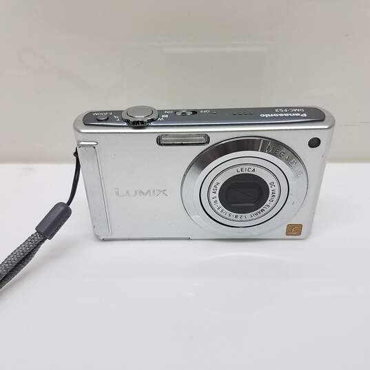 Panasonic Lumix DMC-FS3 8.1MP Compact Digital Camera Silver image number 1