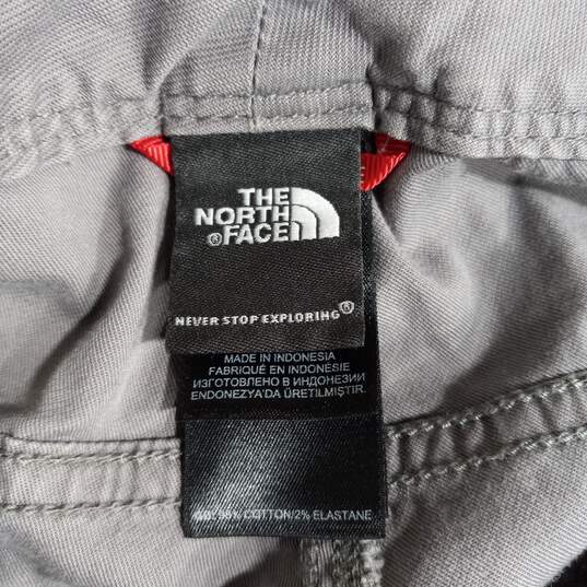 The North Face Gray Cargo Style Capri Shorts Size 4 image number 3