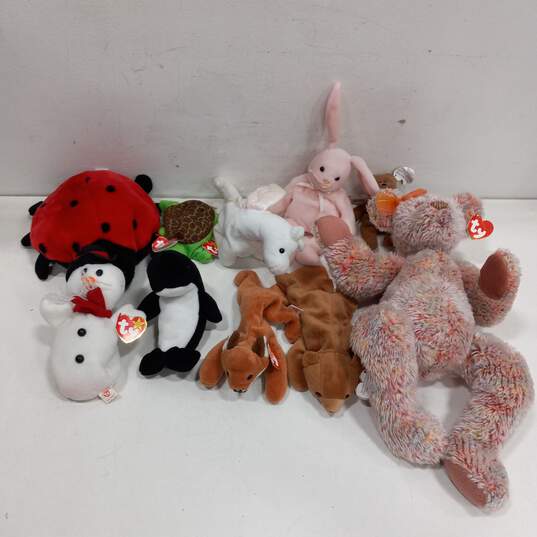Bundle of Assorted Beanie Babies Toys image number 1