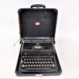 1936 Royal Portable Typewriter Model O w/ Case