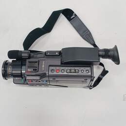 Minolta Master Series-8 80 Video Camera w/ Case & Accessories alternative image