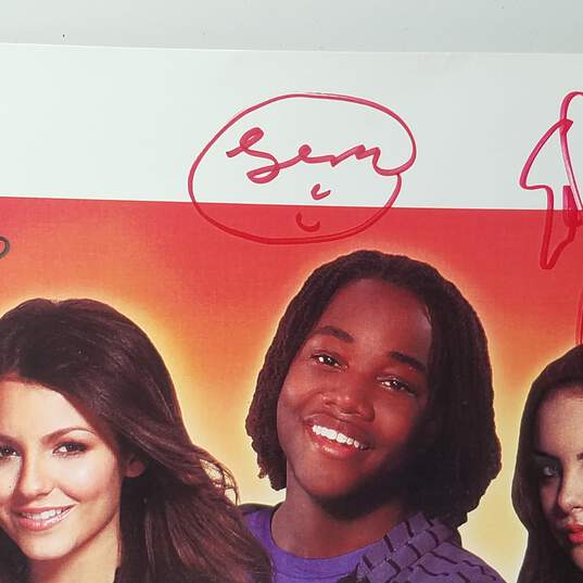 Cast Signed Victorious on Nickelodeon Mini-Poster (Includes Ariana Grande) image number 3
