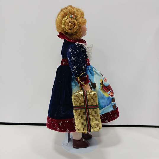 Heritage Signature Collection Holiday Heidi Doll - IOB image number 3