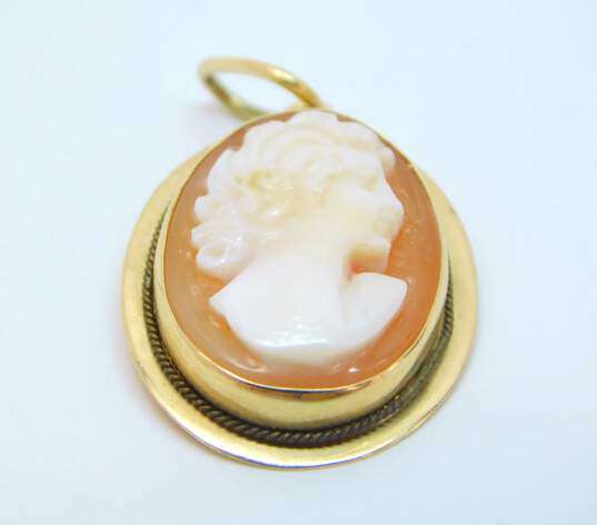 Vintage 14K Yellow Gold Carved Shell Cameo Pendant 1.9g image number 2