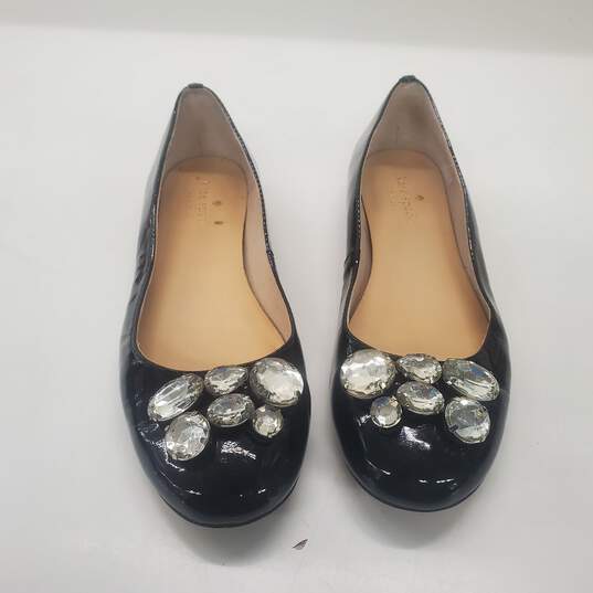 Kate Spade Women's Black Patent Leather Crystal Accent Ballet Flats Size 6.5M image number 2