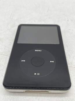 iPod 5th Generation 30 GB A1136 EMC USB Media Player E-0503639-F