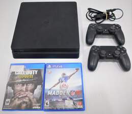 Sony PS4 500gb with 2 Controllers and 2 games