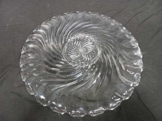 Vintage Round Swirl Clear Glass Serving Platter image number 3