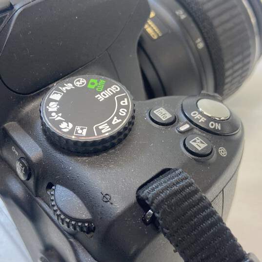 Nikon D3000 10.2MP Digital SLR Camera with 18-55mm Lens image number 4