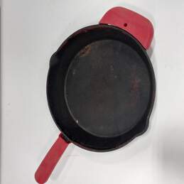 Emeril Lagasse 12in Cast Iron Skillet w/Silicone Grips alternative image