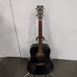Yamaha F335 Black Acoustic Guitar in Case alternative image